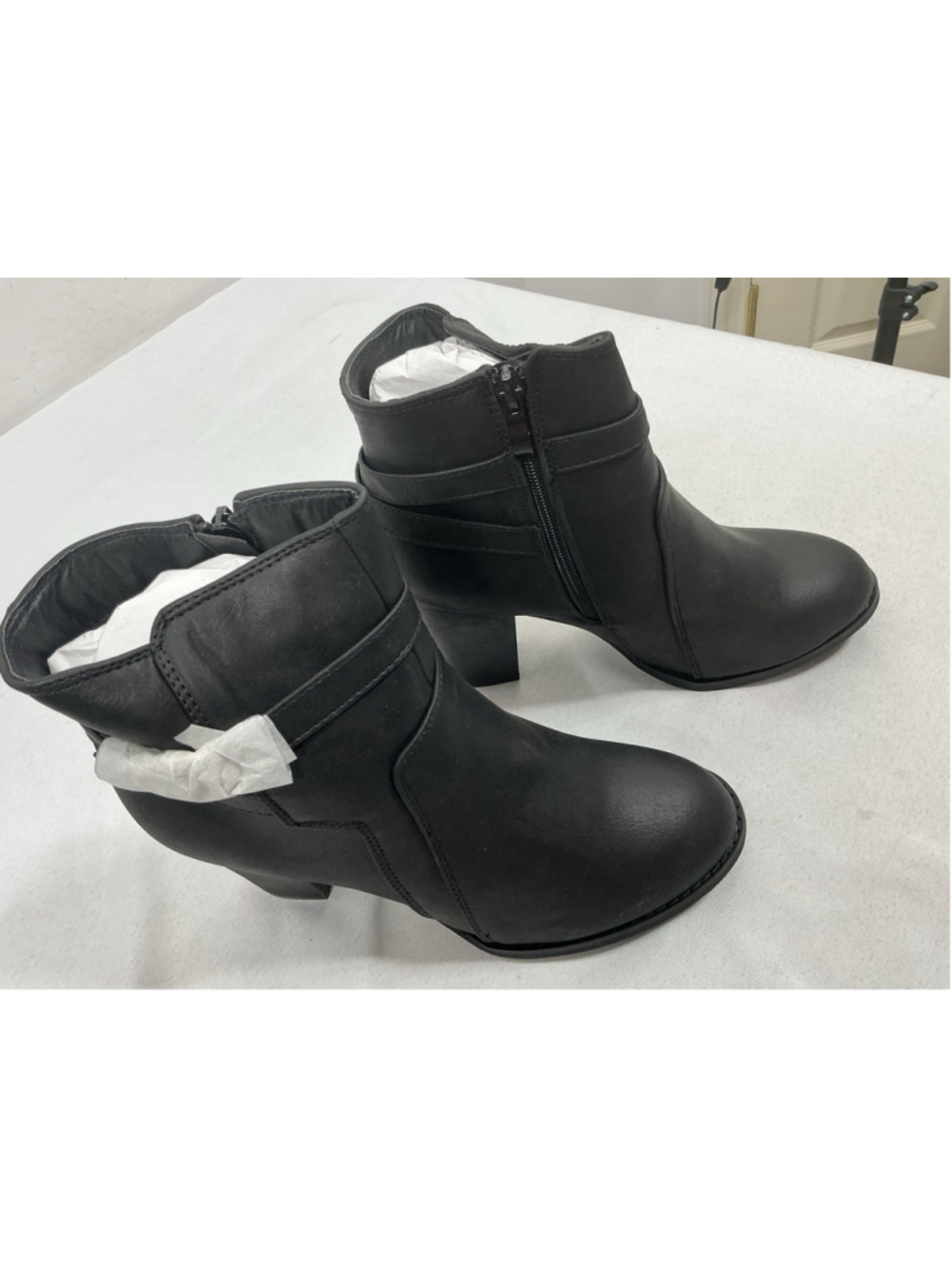 Womans New In Box Top Moda Demo Ankle Boots Size 9 Black